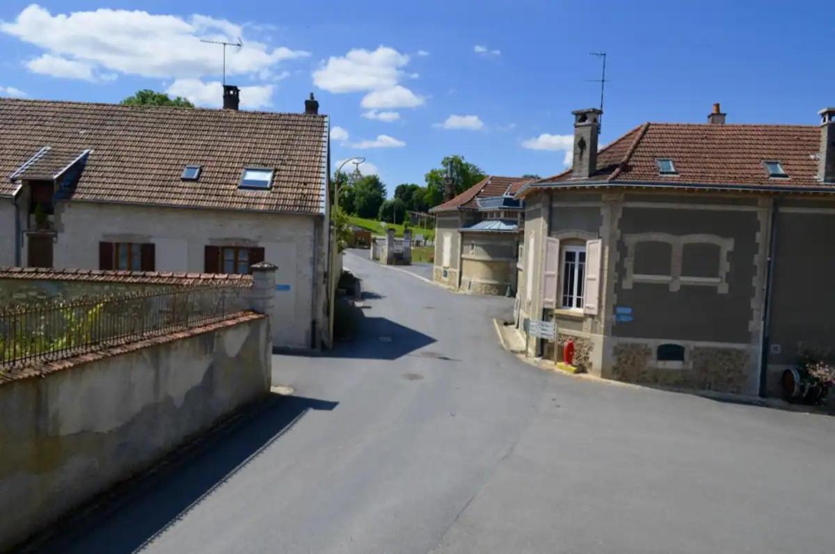 Agreable Maison Petit Jardin A 7 Minutes De Reims Pargny-les-Reims ภายนอก รูปภาพ